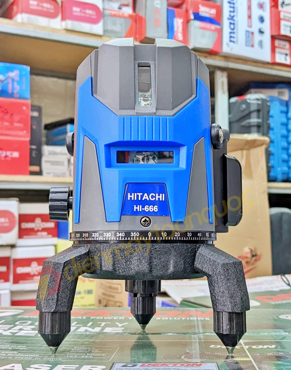 Máy cân bằng laser 5 tia xanh Hitachi HI-666