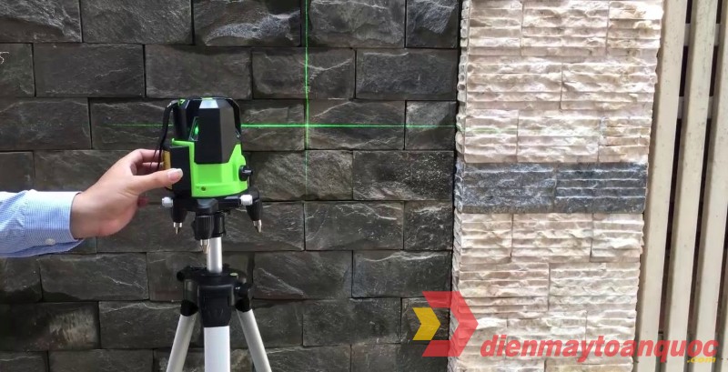 Máy cân mực Laser tia xanh rất dễ quan sát